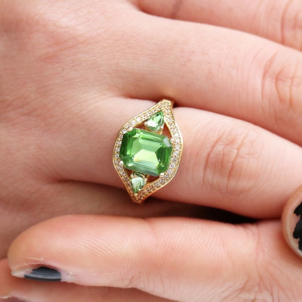 🍁 Noble Radiant Cut Pear Super Pure Green Crystal Rings for Women, EVGG1491 - Picture 2 of 8